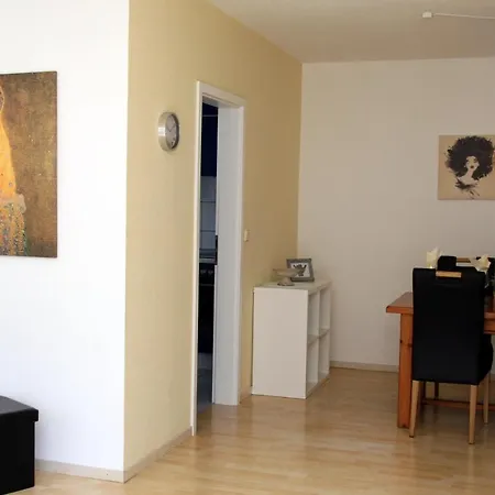 Apartment Charmante Ferienwohnung Auf Dem Land, Stadtnah