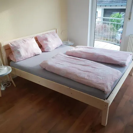 Charmante Ferienwohnung Auf Dem Land, Stadtnah Apartment